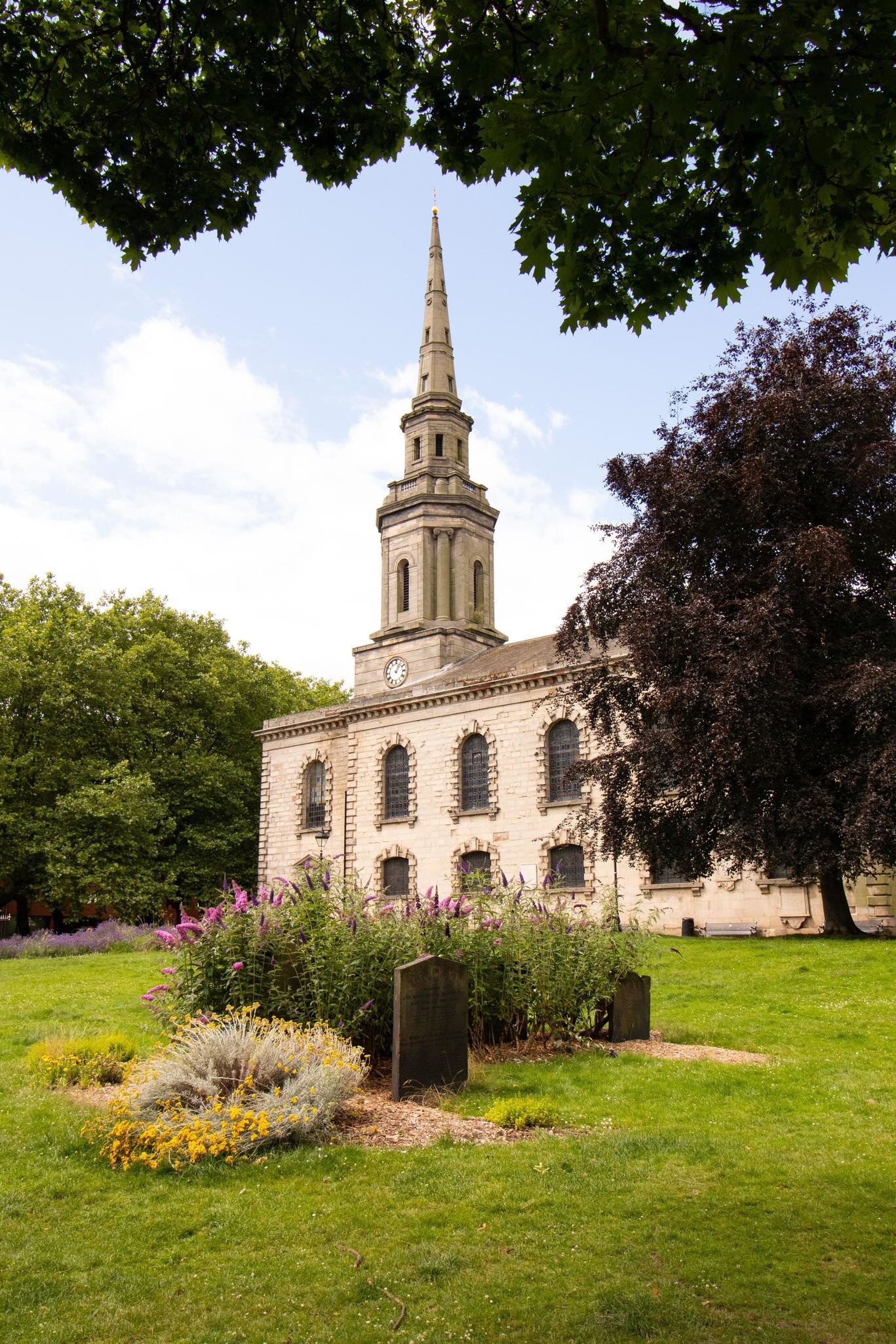 **RIGHTS MANAGED**
St Pauls Church Birmingham. St Pauls has been at the heart of the Jewellery Quarter since 1779. Throughout its history St Paul's has served the JQ as a place of worship, a place of education and welfare, a place of performance, a place where the skills and enterprise of the Birmingham JQ are celebrated, a place set apart for the JQ community of calm reflection and wellbeing.
Uploaded for app use only.