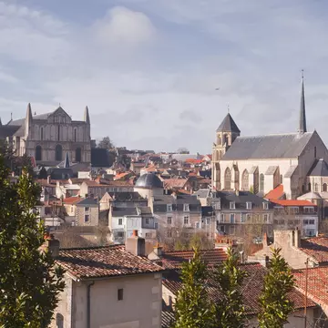 A general view of the city of Poitiers with the cathedral of Saint Pierre at the top of the hill, Poitiers, Vienne, Poitou-Charentes, France, Europe