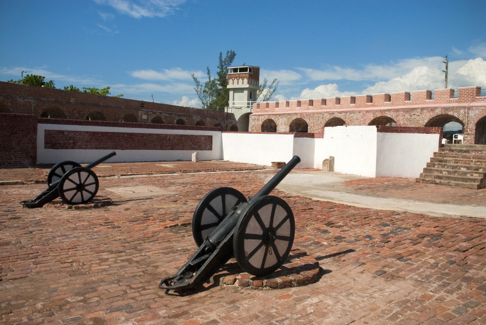 Cannons and tower in courtyard of Fort Charles.