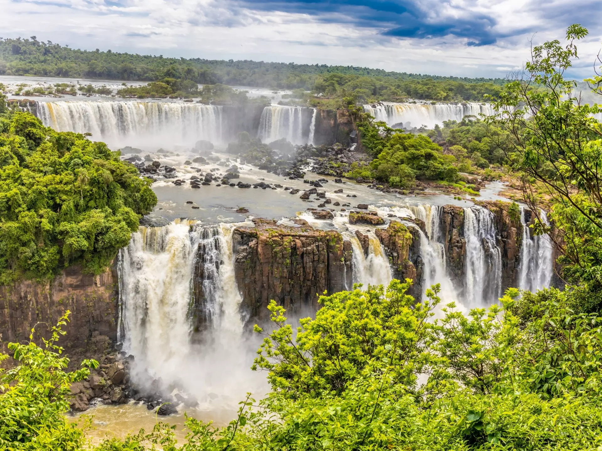 Julia Mountain Photo/Shutterstock