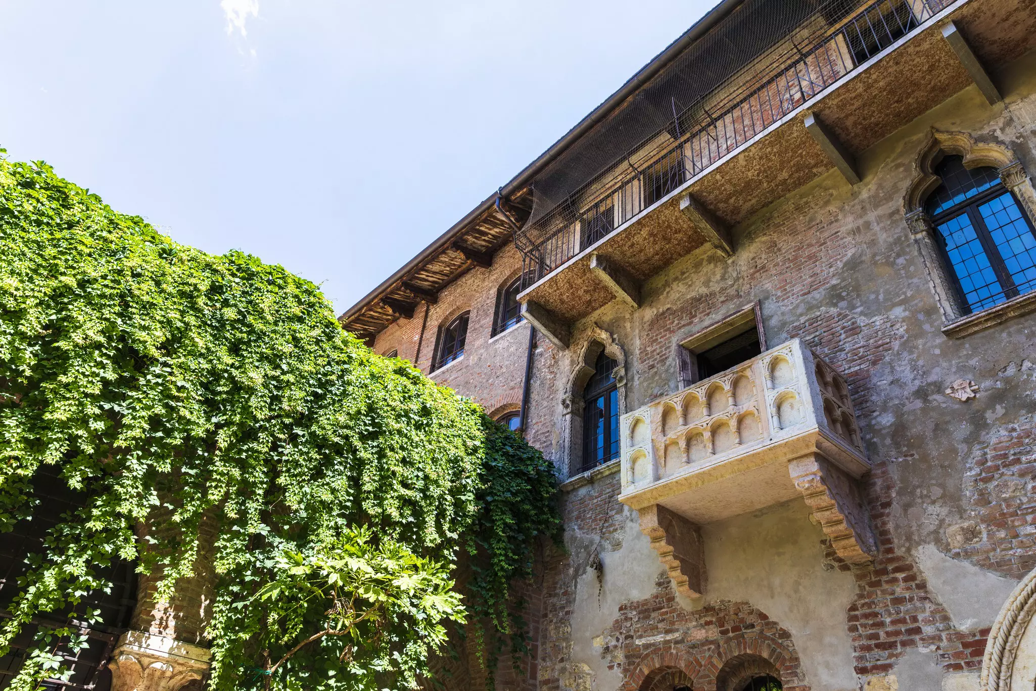 The iconic balcony of Juliet's house in Verona, Italy