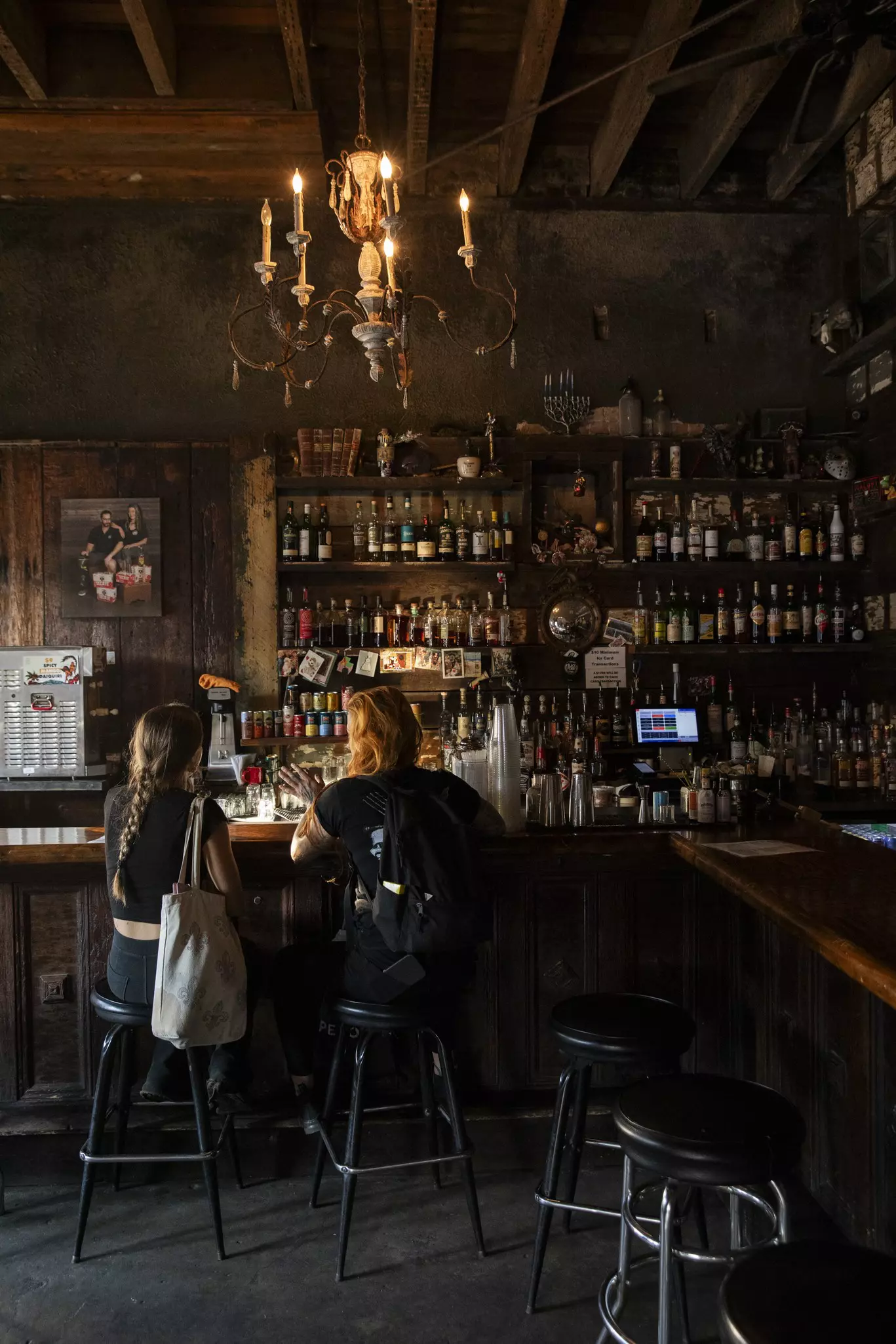 September 2024 : "Black Penny" in the French Quarter neighborhood of New Orleans. Drink : Spicy Mango Daiquiri