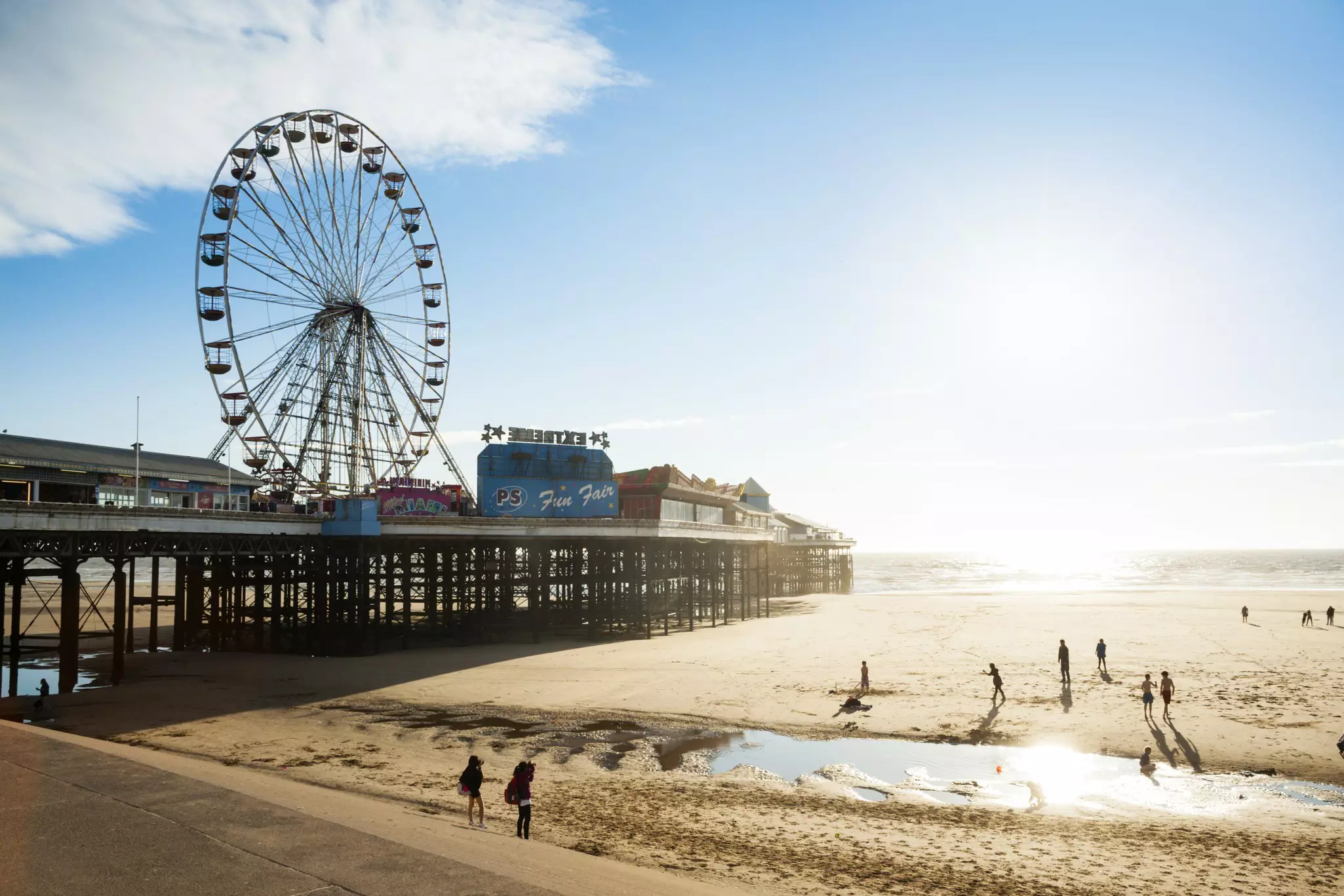 Outdoor-loving kids will appreciate England's glorious beaches © Justin Foulkes / Lonely Planet