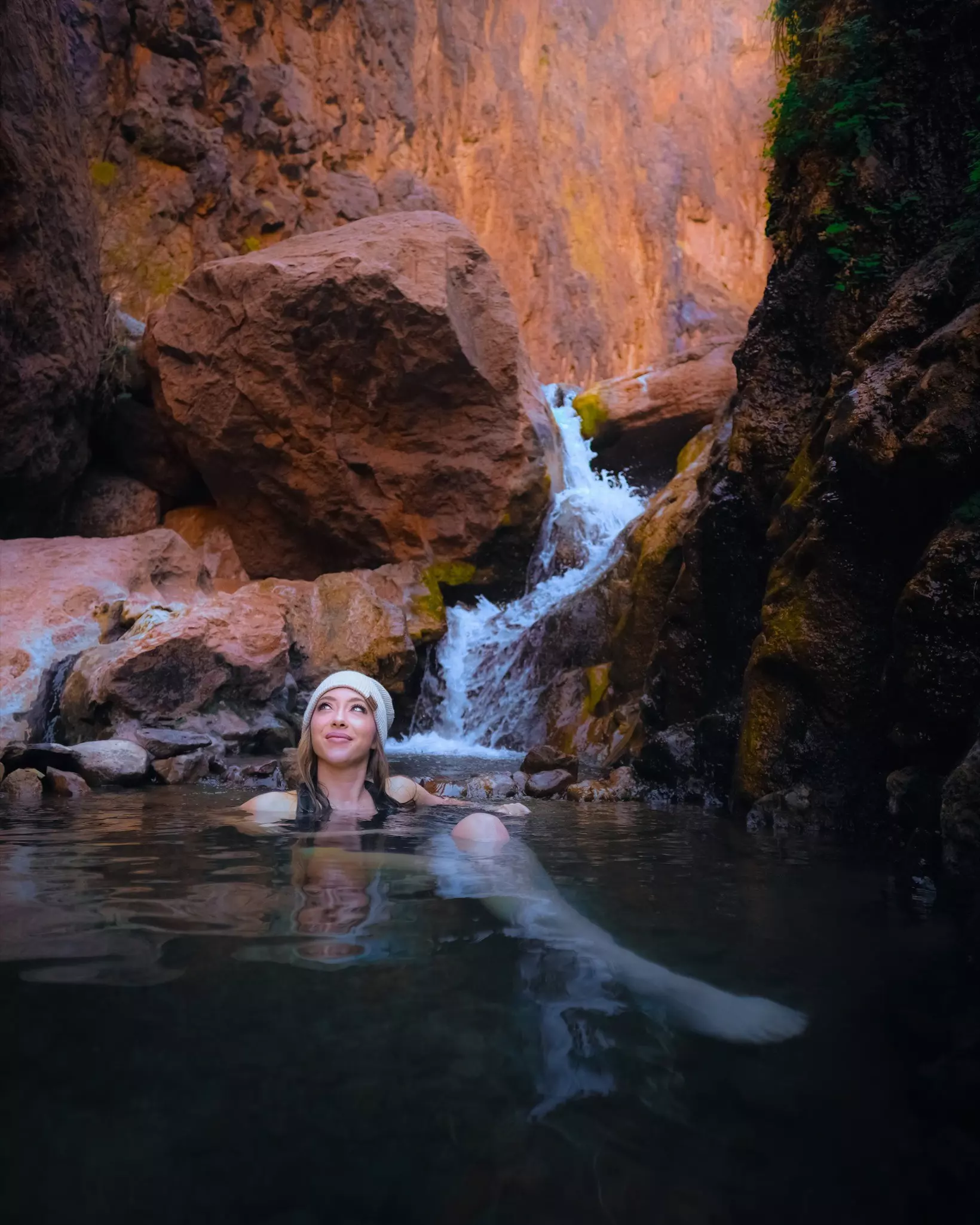 If you want to stop at Gold Strike Hot Springs, a guided kayak tour is best © mindyonthemove.com; Courtesy of Travel Nevada