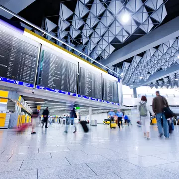 Crowds of passengers in Frankfurt Central Station