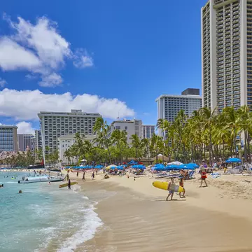 People can seek short-term stays in resort areas such as Waikiki © Peter Unger / Getty