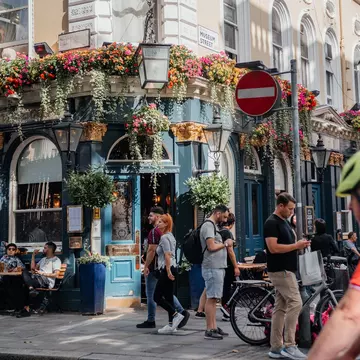 Museum Tavern, a Lively London Pub with Floral Decorations