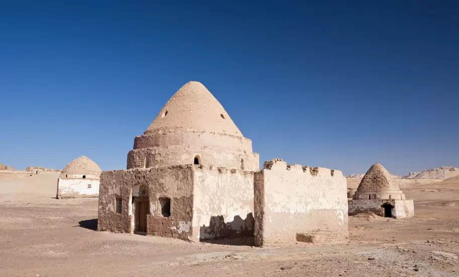 (GERMANY OUT) Tombs at El Qasr in Dakhla Oasis, Libyan Desert, Egypt  (Photo by Reinhard Dirscherl/ullstein bild via Getty Images)