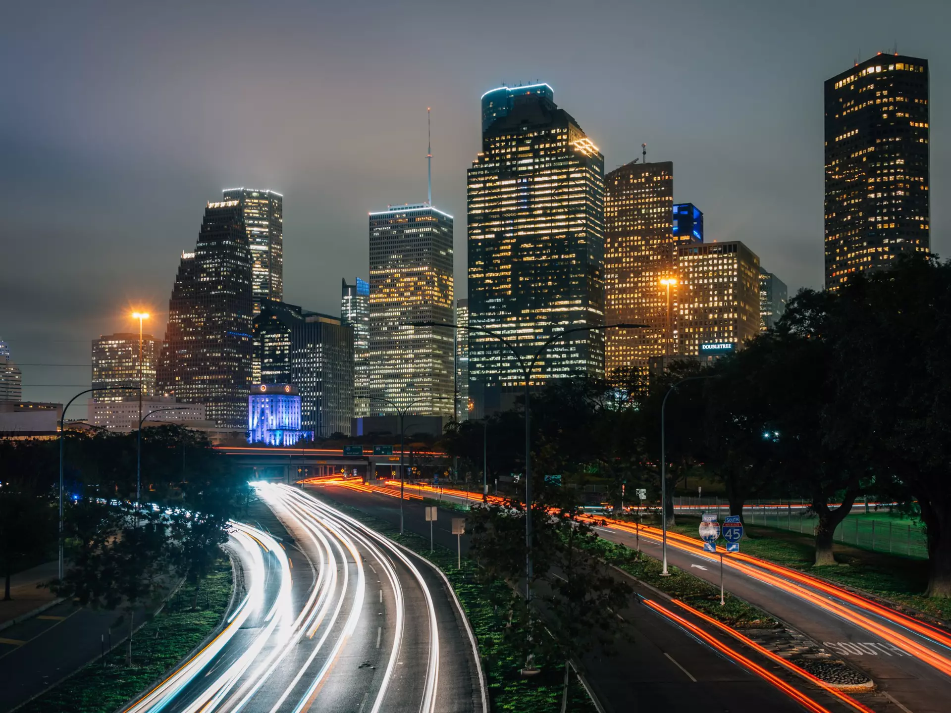 Traffic on Houston's Allen Parkway. Jon Bilous/Shutterstock