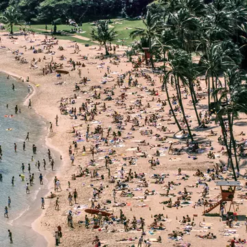 USA, Hawaii, Oahu, Hanauma Bay Nature Preserve, a Nature Preserve and a Marine Life Conservation District inside a volcanic crater
640588344