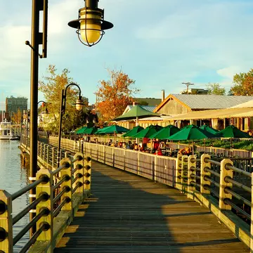 Take a stroll along the Riverwalk and stop for dinner and drinks along the way