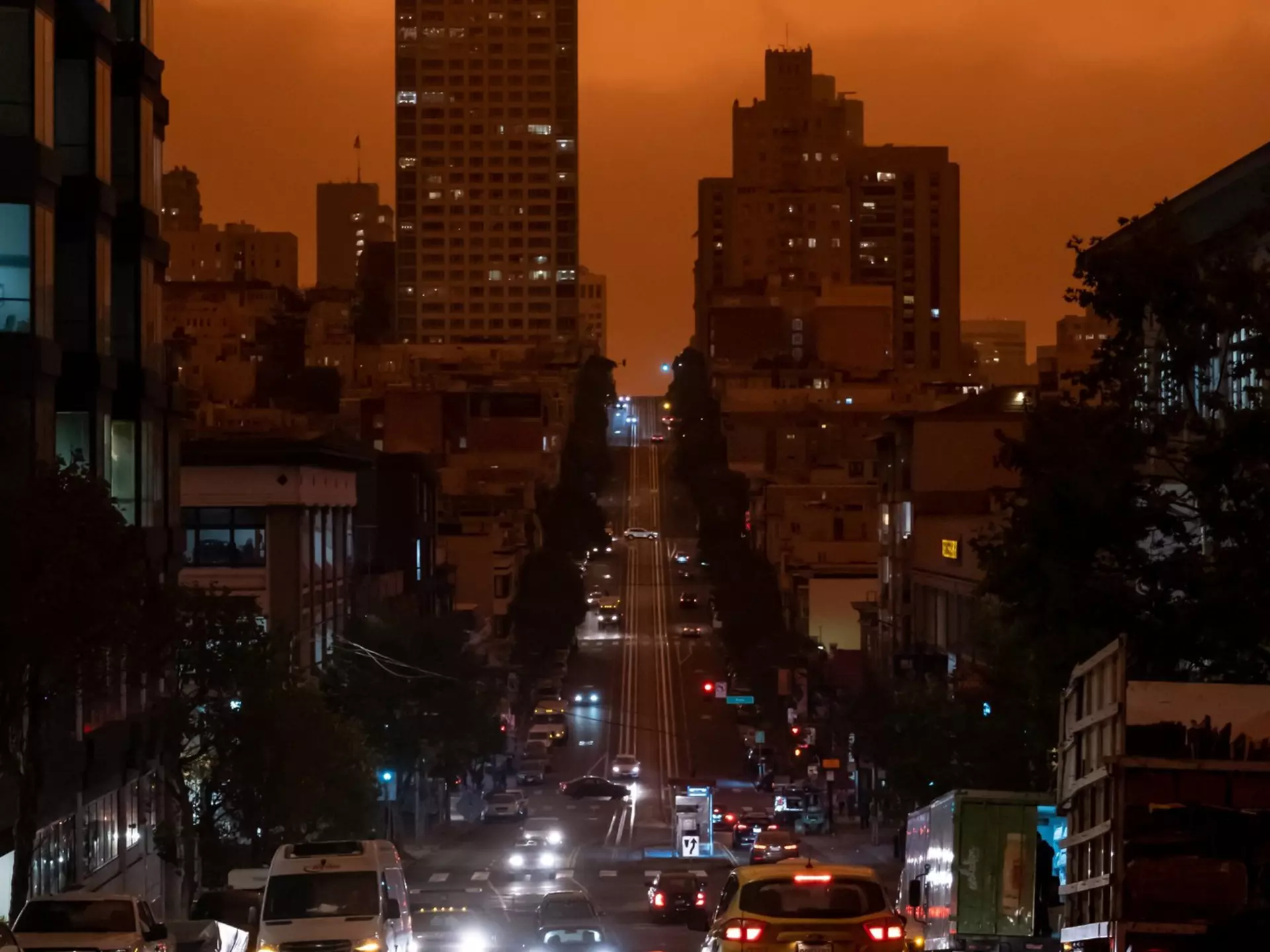 US-CLIMATE-FIRE-CALIFORNIA-SEQUOIA