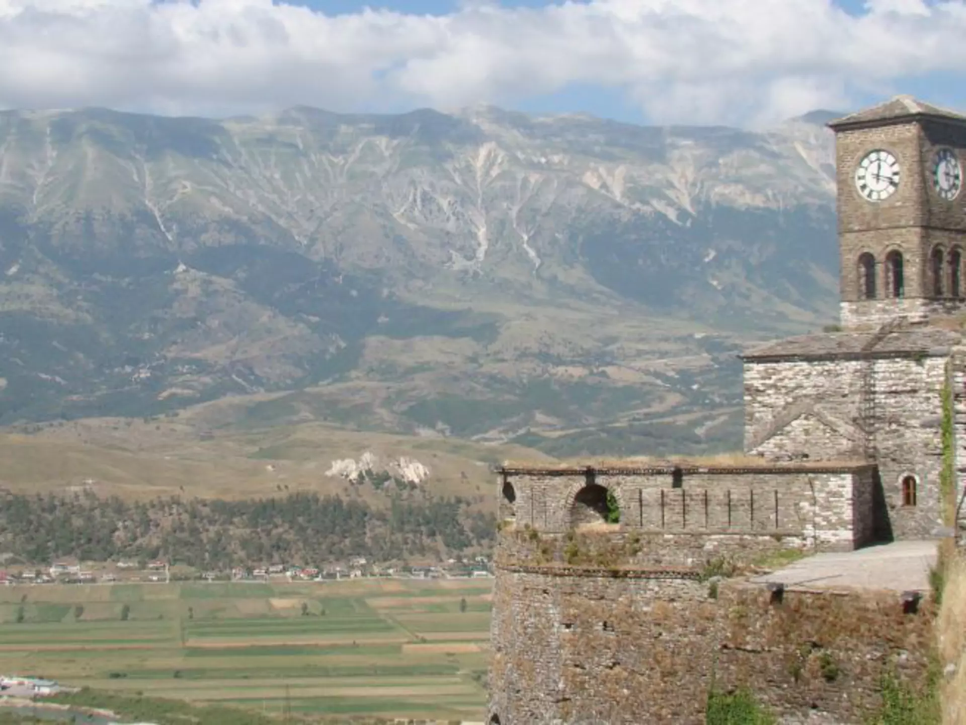 Gjirokaster ©Szabina Kos/Lonely Planet