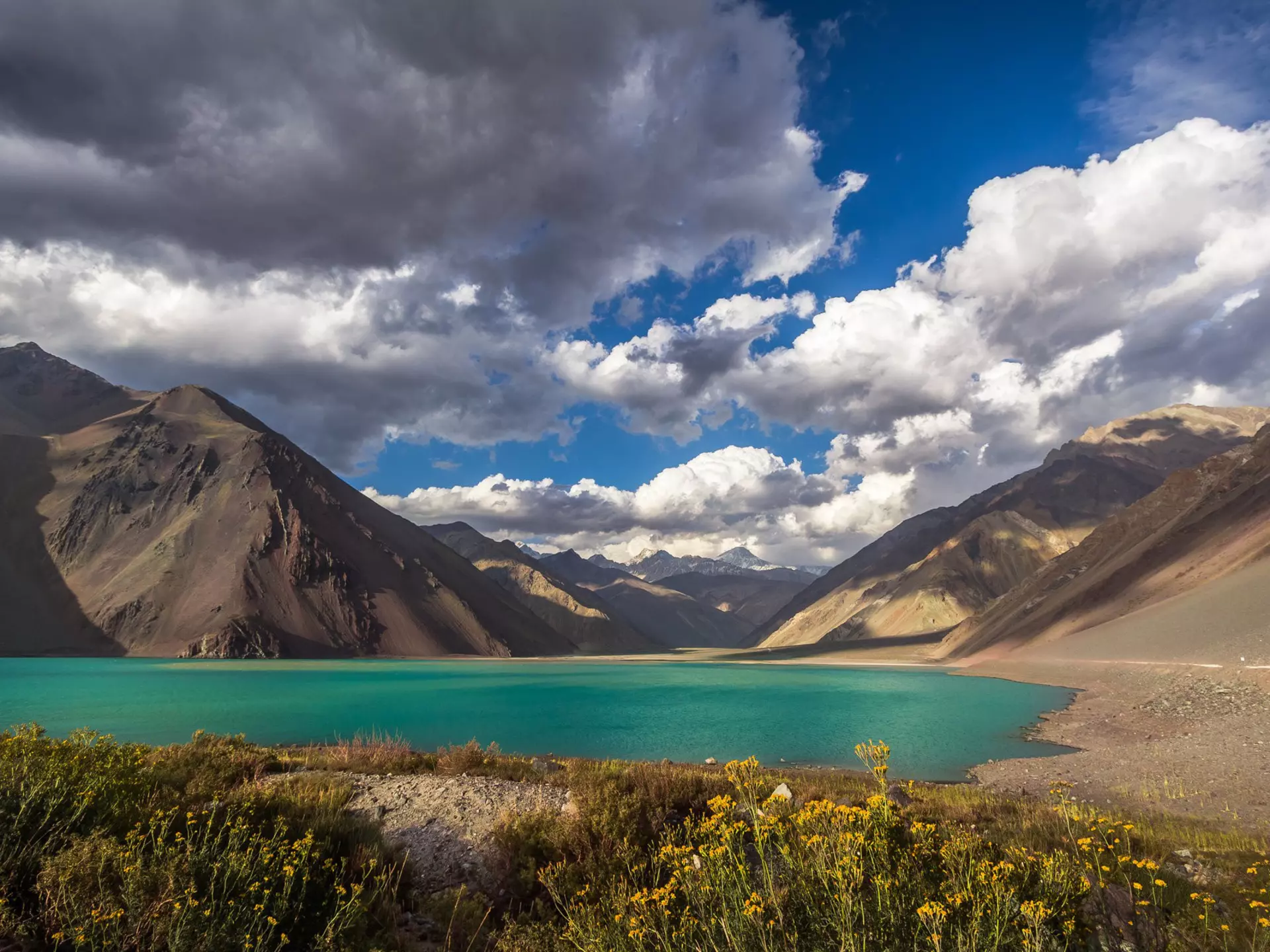 Embalse el Yeso offers incredible views sure to amaze kids and adults alike. Marcelo Freire Photography / Getty Images