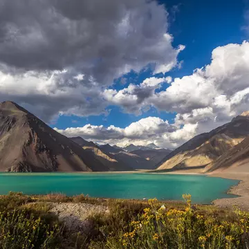 Embalse el Yeso offers incredible views sure to amaze kids and adults alike. Marcelo Freire Photography / Getty Images