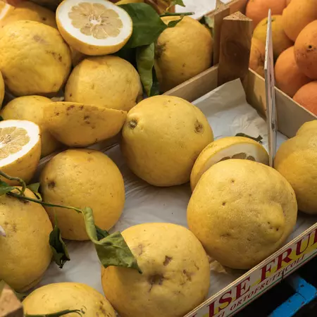 Lemons for sale in Sorrento.