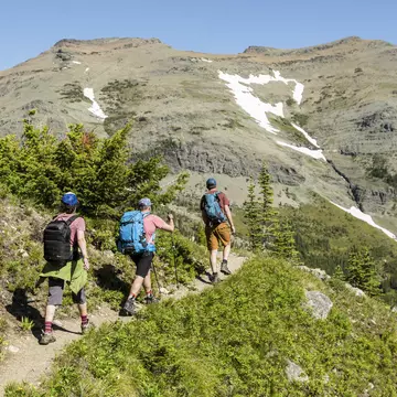 Hike through majestic Glacier National Park in Montana © Jacob W. Frank / National Park Service