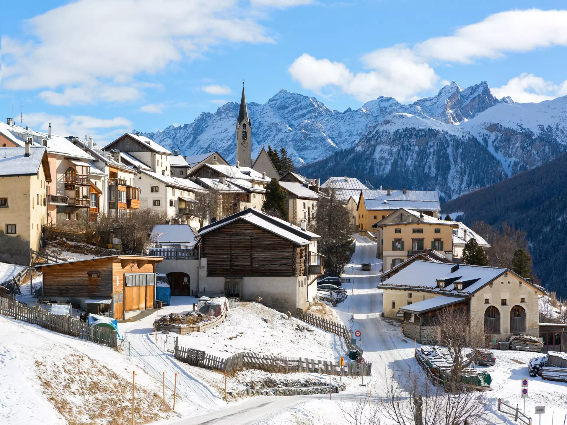 Snowy scenery in the Alps in Switzerland. Nella/Shutterstock