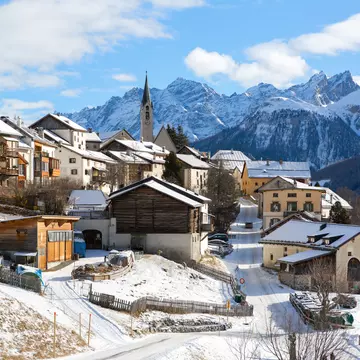 Snowy scenery in the Alps in Switzerland. Nella/Shutterstock