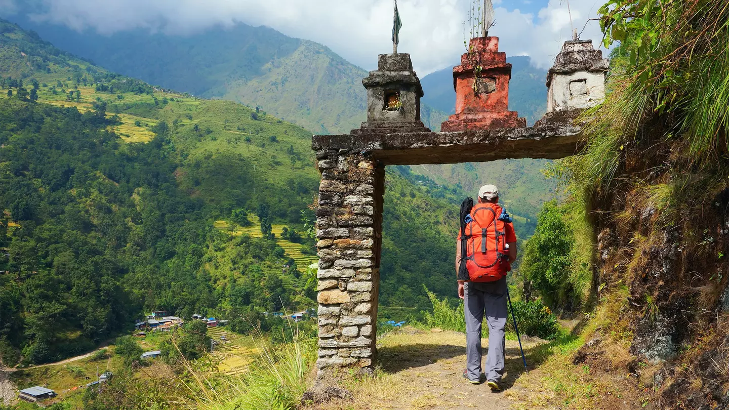 To encourage safety and employment in the tourism sector, Nepal will soon require all trekkers in national parks to have licensed guides © MOROZ NATALIYA / Shutterstock