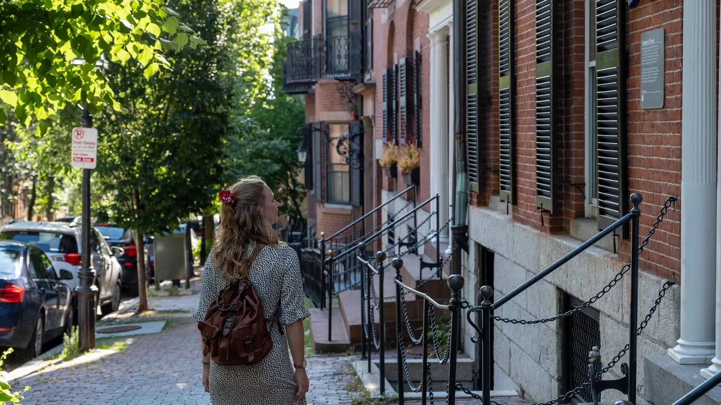 Exploring Boston on foot is an excellent way to protect your budget © Monique Shaw / Getty Images