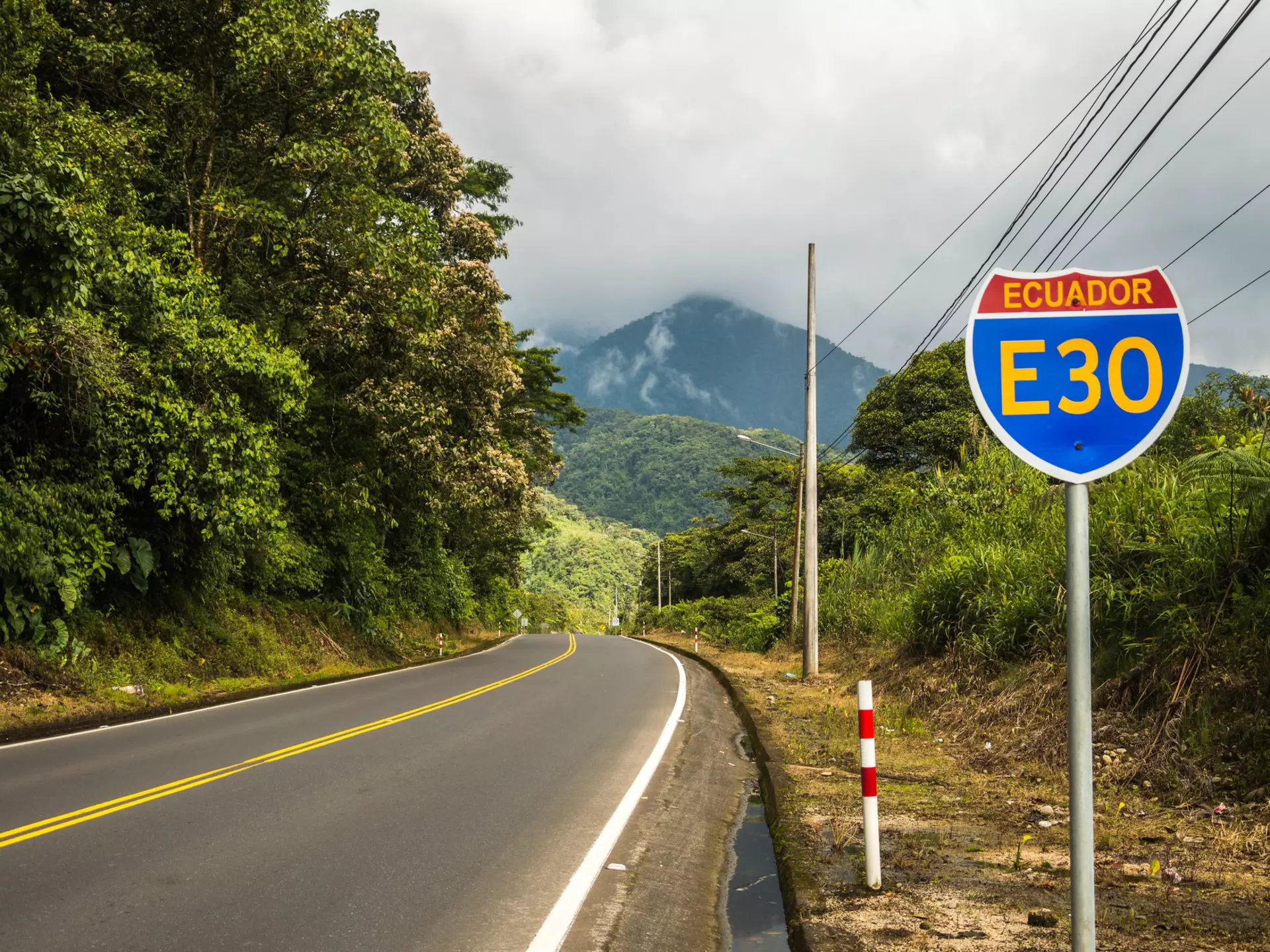 These scenic driving routes take in the best of Ecuador © Marcelina Zygula / Shutterstock