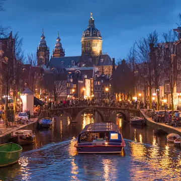 When visiting Amsterdam, consider greener, more socially responsible activities than wild nights in the Red Light District © Lana Iva / Shutterstock