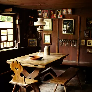 A 16th-century farmhouse dining room in the Black Forest Open Air Museum (Vogtsbauernhof Schwarzwälder Freilichtmuseum), Germany.