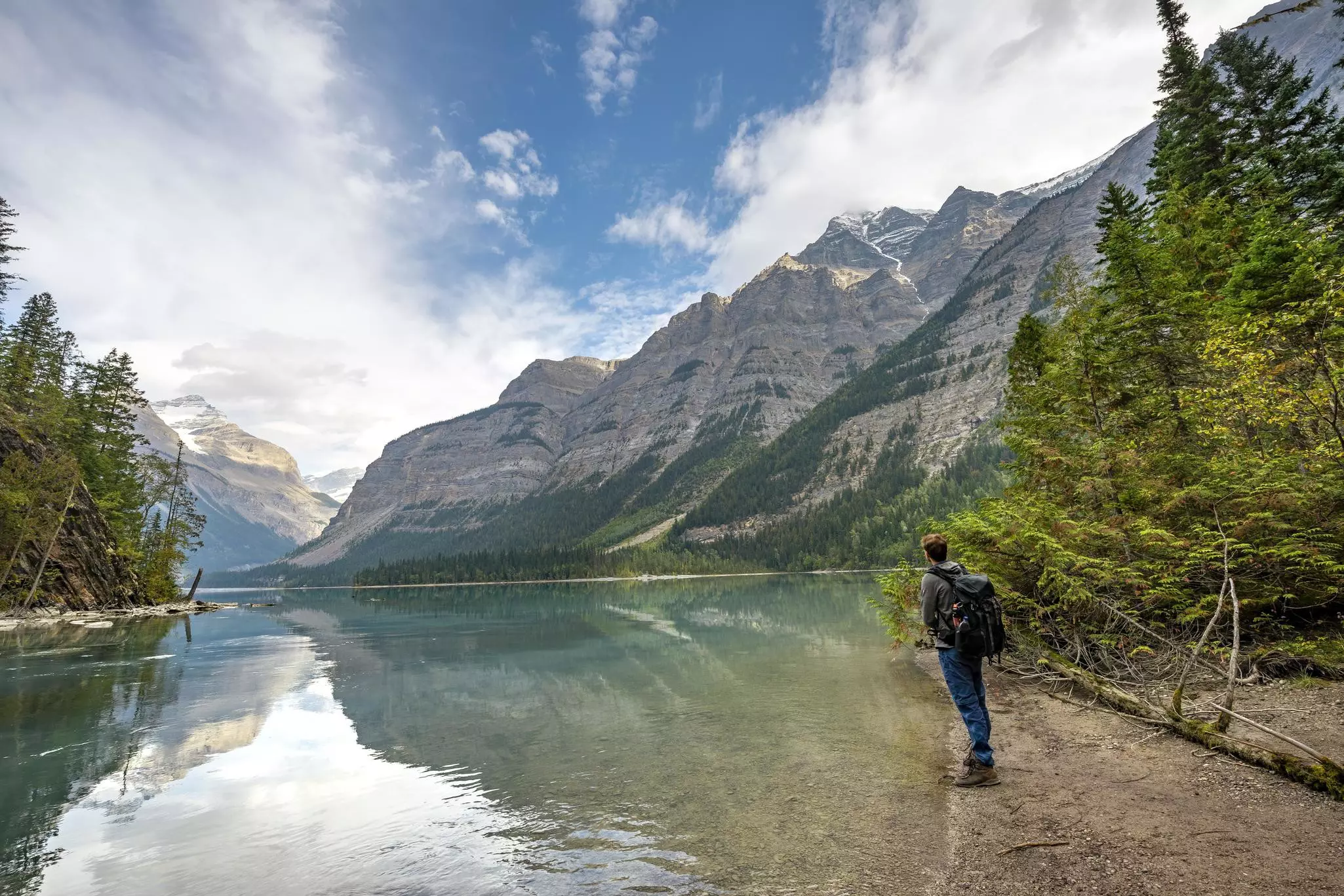 Gorgeous Kinney Lake is easily accessible © imageBROKER / Mara Brandl / Getty Images