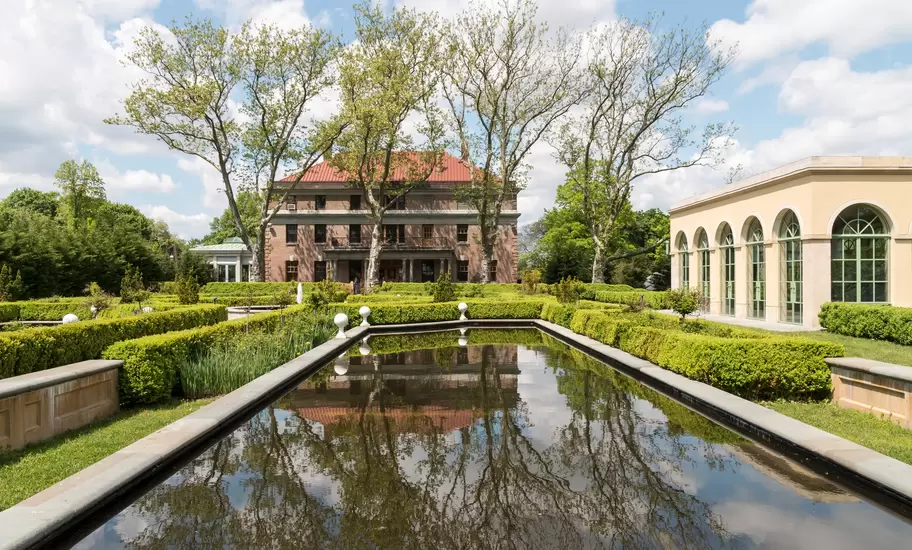 One of 14 garden areas at Snug Harbor Cultural Center & Botanical Garden is the Tuscan Garden © sangaku / Getty Images