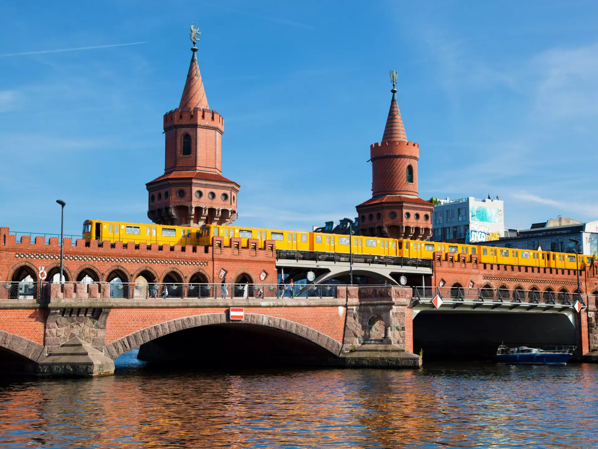 The U-bahn going over the Oberbaum Bridge in Berlin