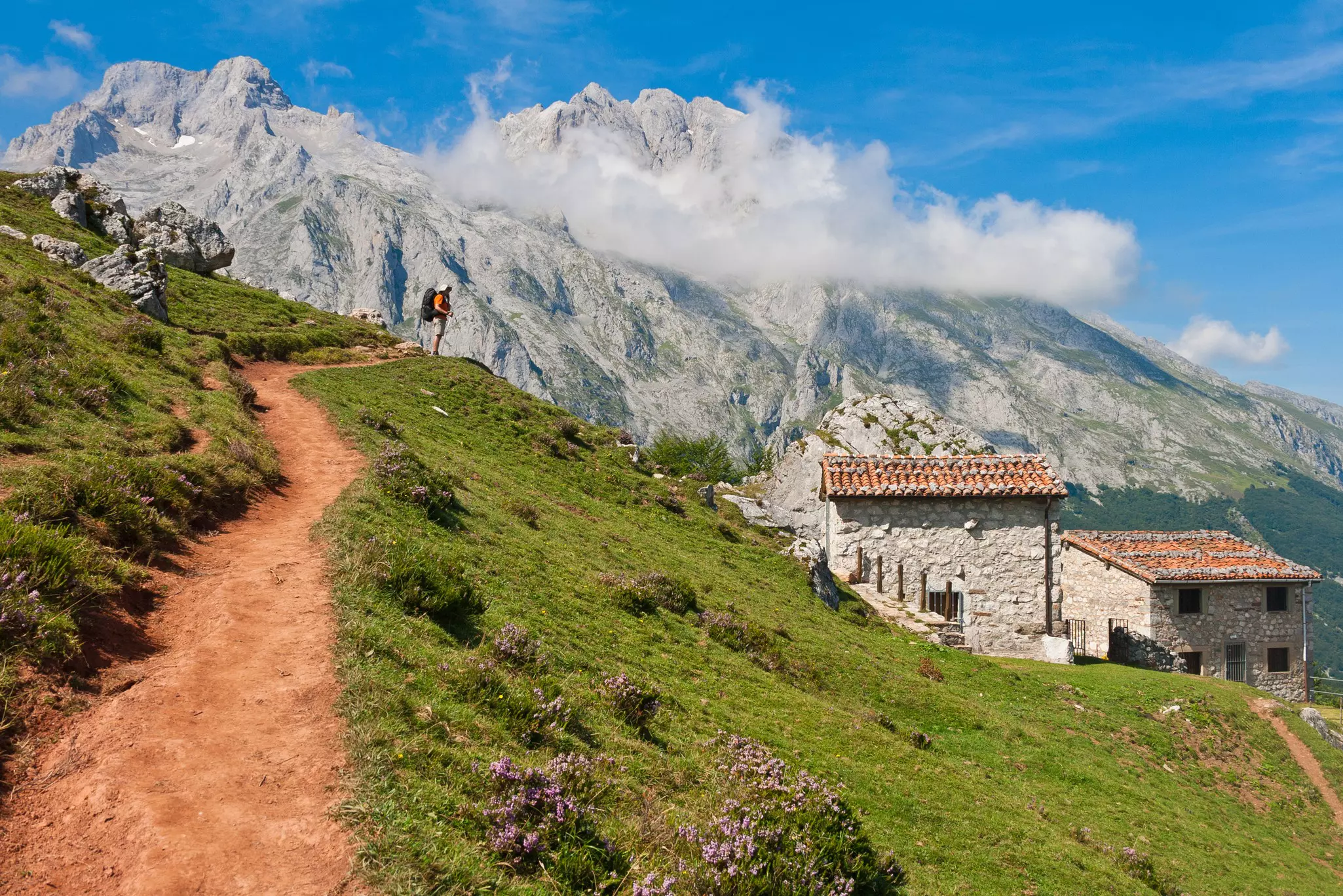 Immerse yourself in a landscape of green valleys and rocky mountains on this Picu Urriellu day hike © Getty Images / iStockphoto