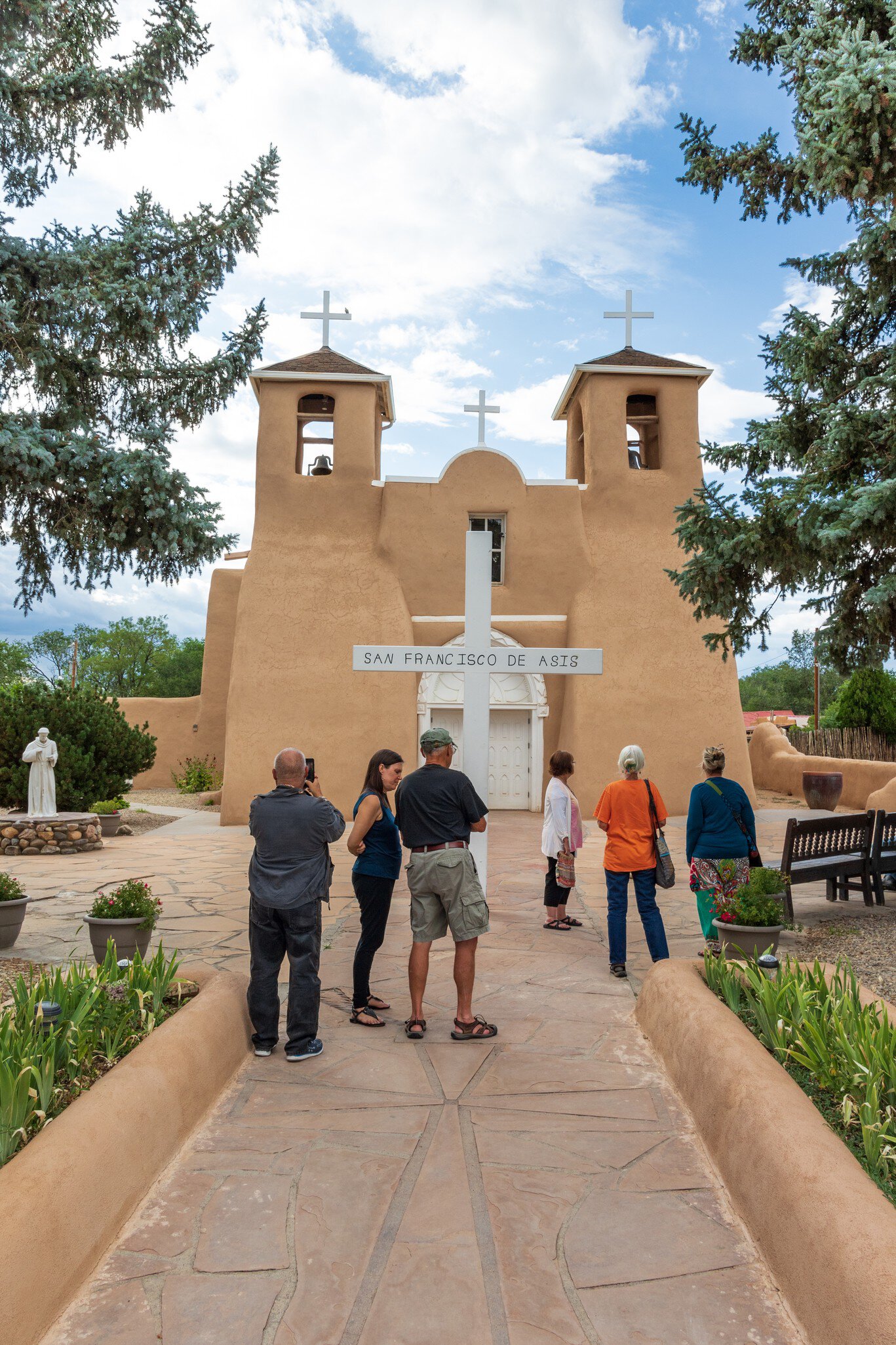GettyImages-1372418277.jpg
Tourists standing in front of San Francisco de Asis Mission