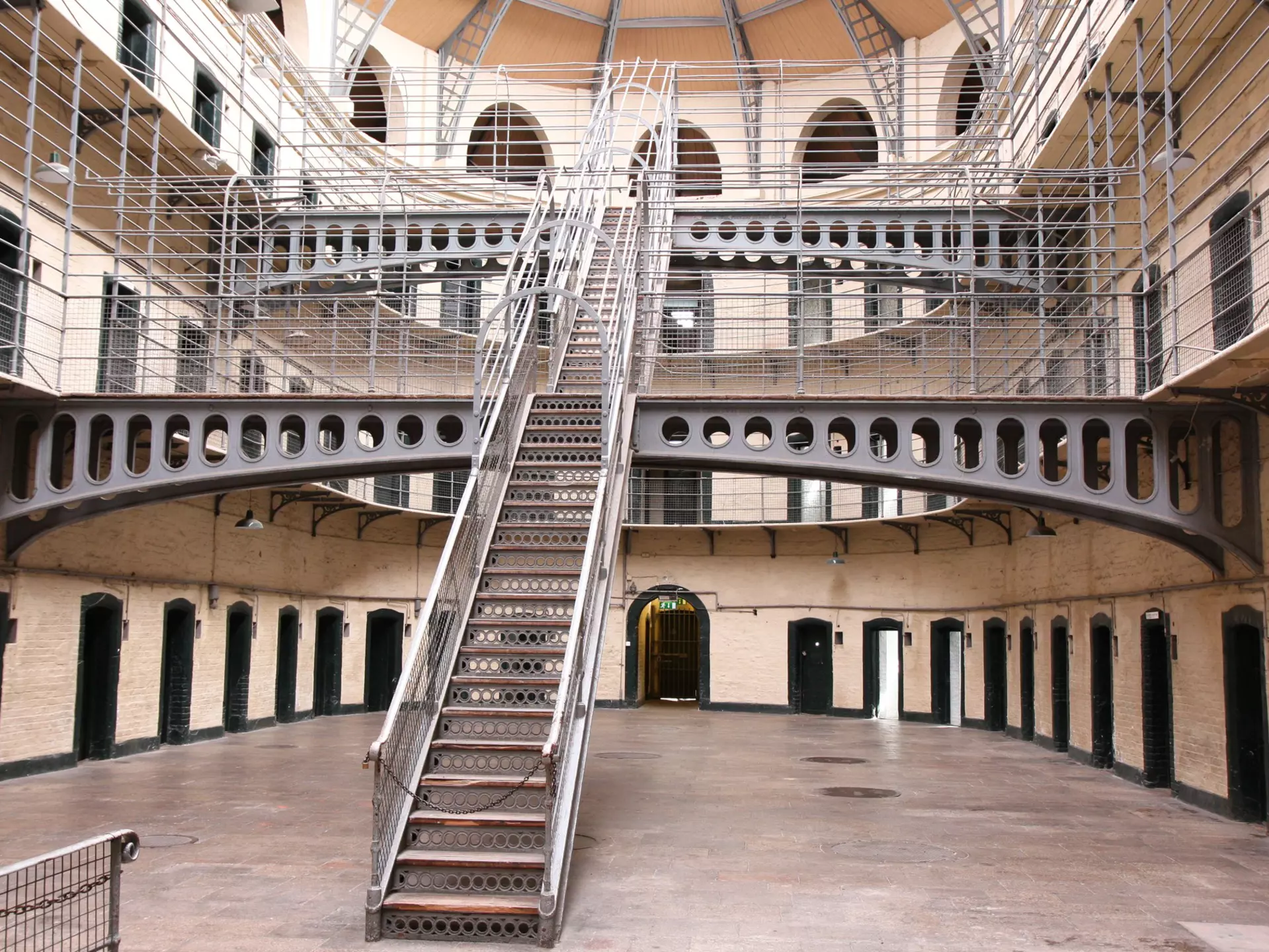 Kilmainham Gaol Dublin © Benjamin Kralj/Shutterstock
