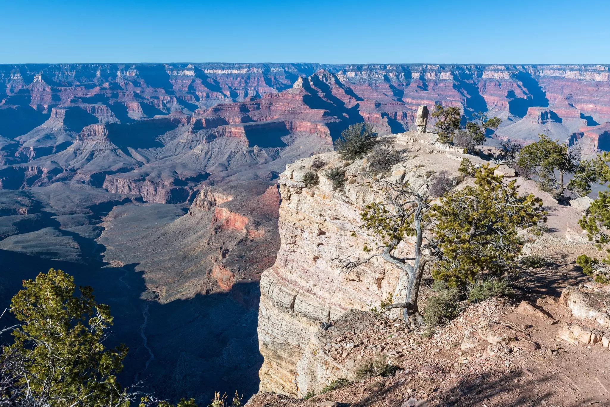 Large gray cliff overlooking the Grand Canyon from Shoshone Point.
