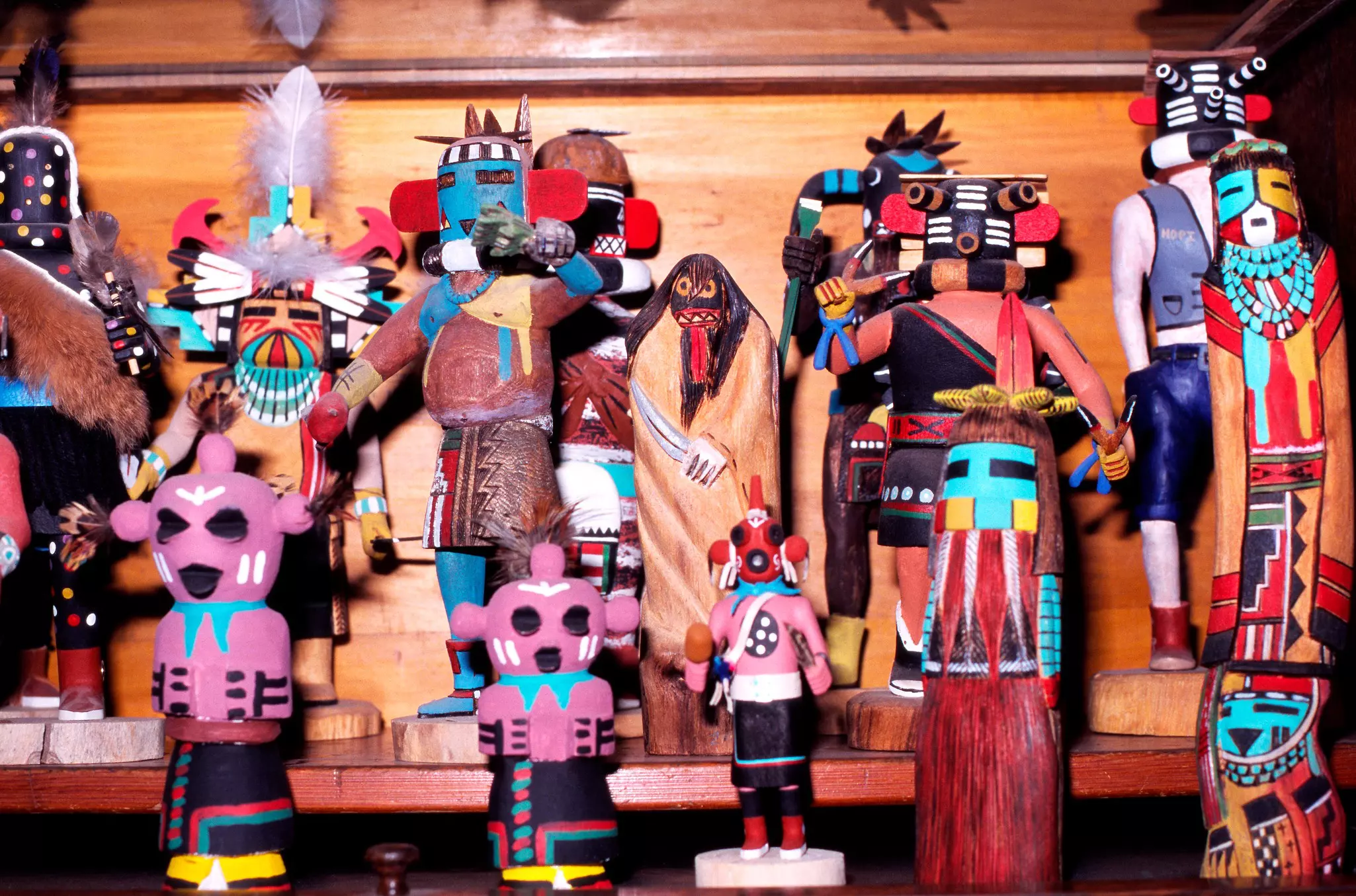 Kachinas dolls (carved wooden figures) play an important role in traditional ceremonies of the Navajo © Malachi Jacobs / Shutterstock