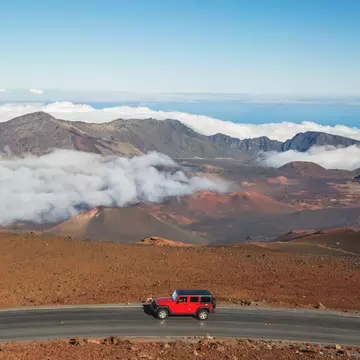 Soak up Hawaii's scenery on these incredible road trips © Lingxiao Xie / Getty Images