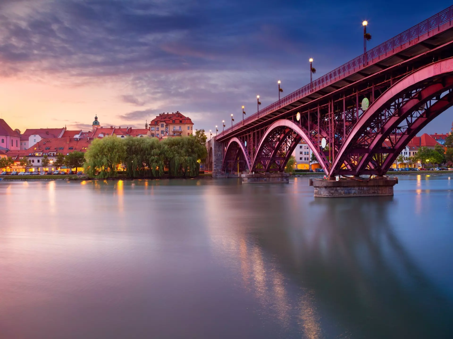 Maribor,,Slovenia.,Cityscape,Image,Of,Maribor,,Slovenia,At,Beautiful,Summer