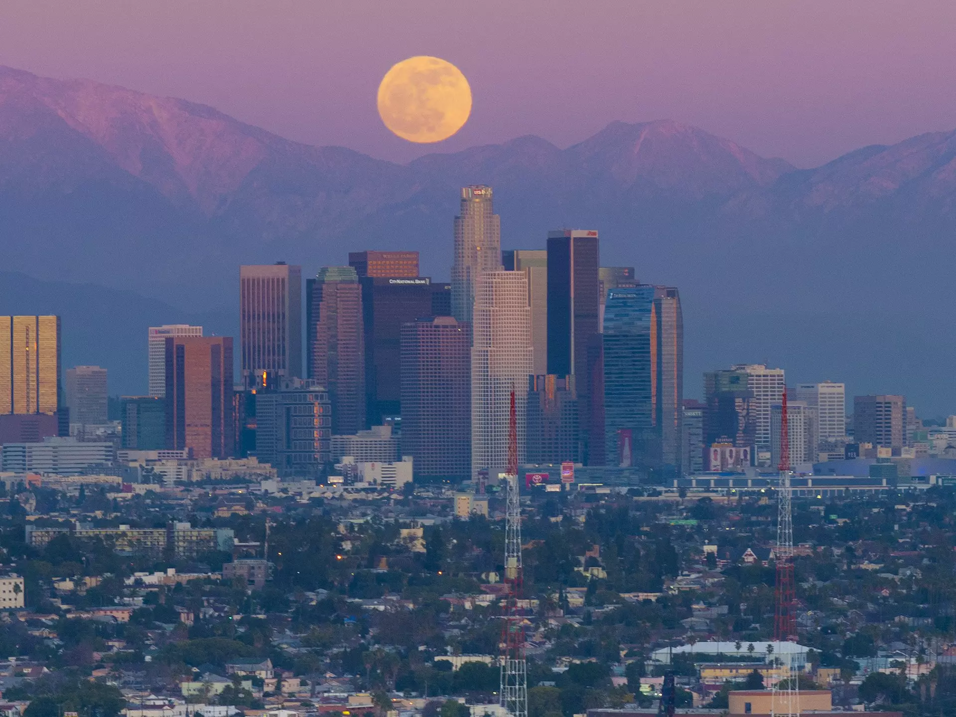 City Cityscape Development Architecture Travel Destinations Horizontal Outdoors Urban Skyline USA Modern Crowded Sky Moon Full Moon Mountain Sunset California City Of Los Angeles Skyscraper Color Image City Life Beauty In Nature No People Building Exterior Photography 2012
Full Moon over Los Angeles Skyline, California at Sunset