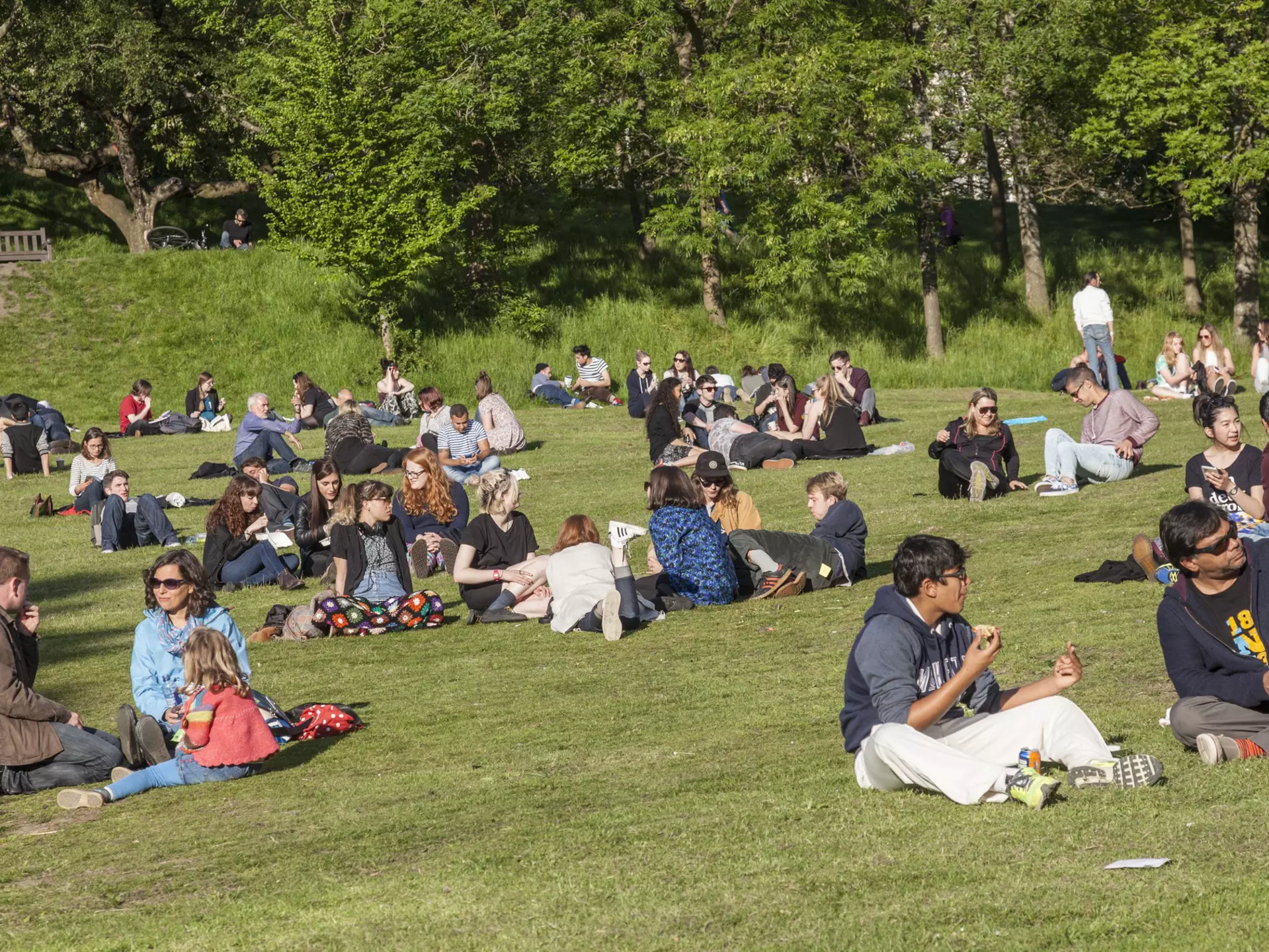 The summer is the best time to join locals for a picnic in Kelvingrove Park. Soopy Sue / Getty Images
