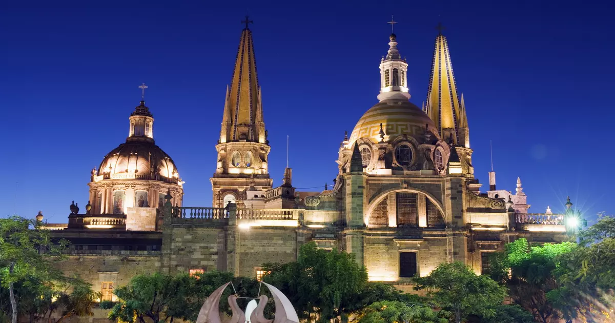 Top 10 free things to do in Guadalajara - murals, mariachis, markets ...