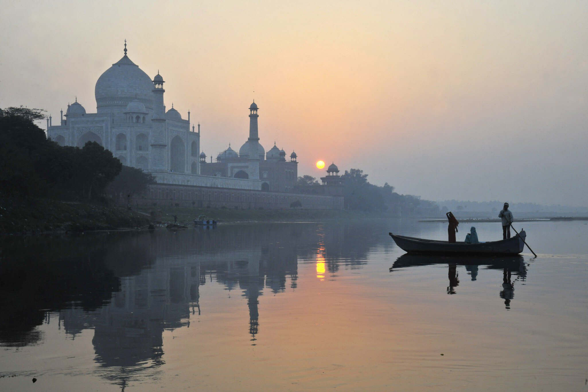 On both sides of the Yamuna River, Agra has treasures beyond the Taj Mahal. Pete Seaward/Lonely Planet