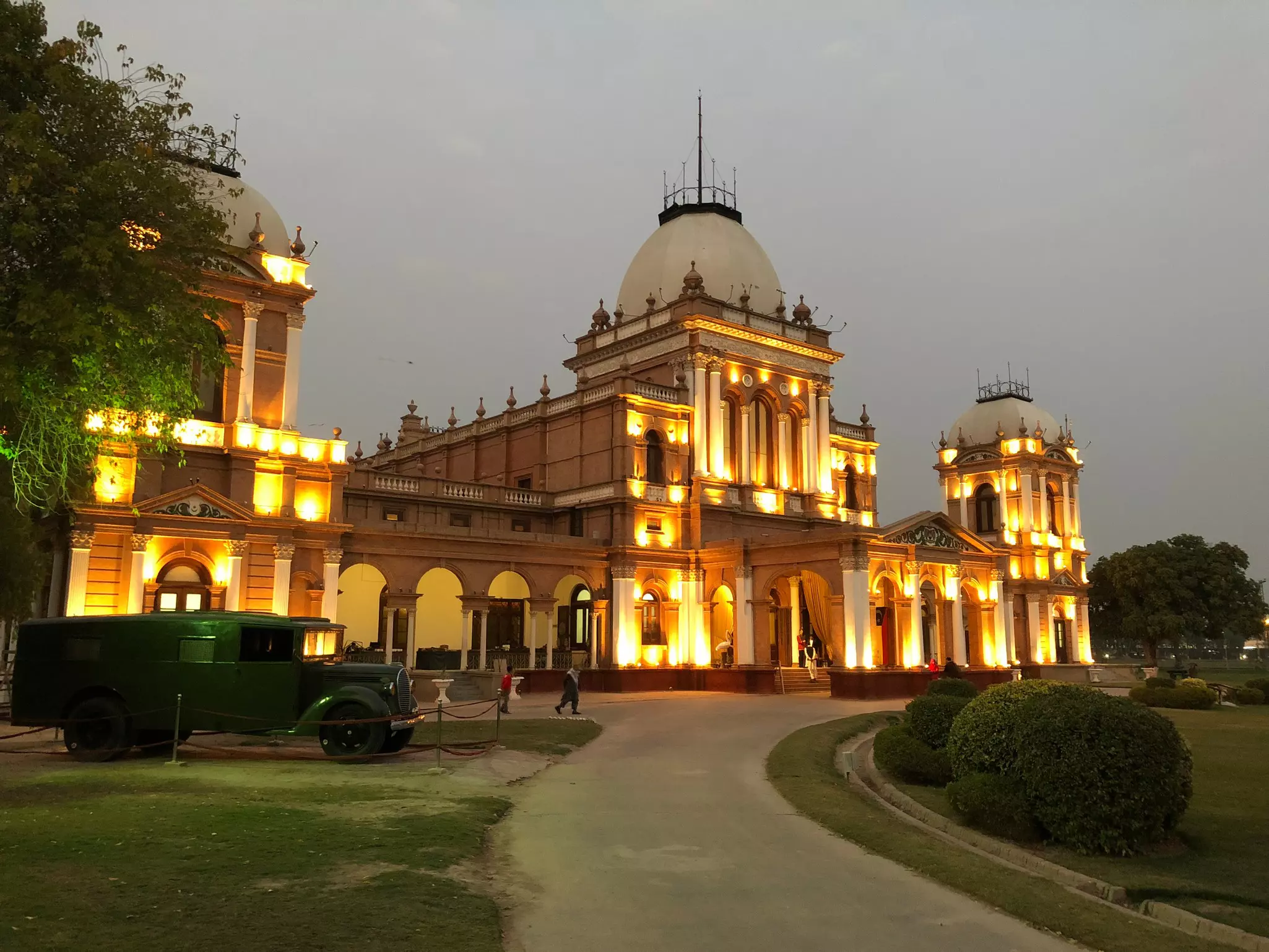 The grand facade of Noor Mahal, Bahawalpur. Mubashir Vohra/Shutterstock