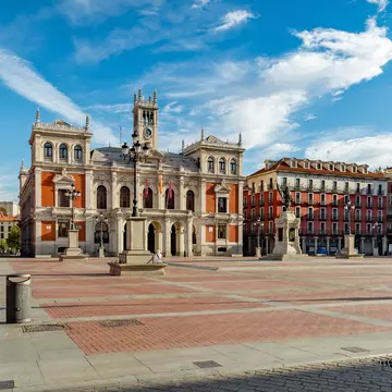 Plaza Mayor of Valladolid with the City Hall in Spain  License Type: media  Download Time: 2022-02-11T15:19:28.000Z  User: lonelyplanetmedia  Is Editorial: No  purchase_order: