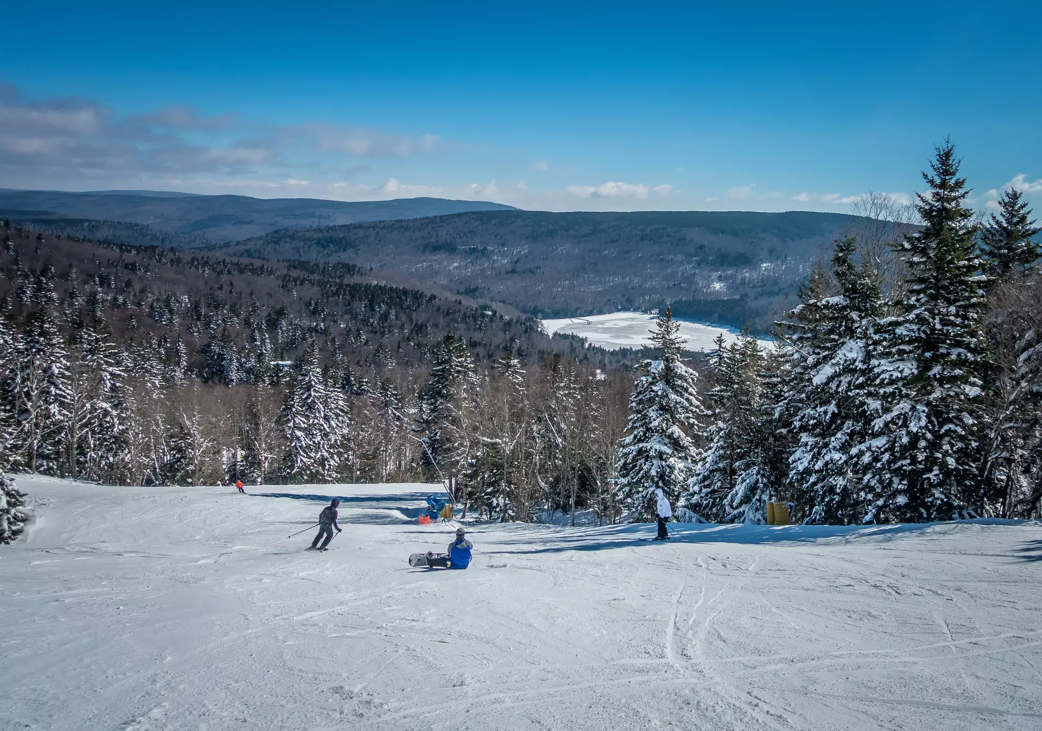 beautiful nature and scenery around snowshoe ski resort in cass west virginia