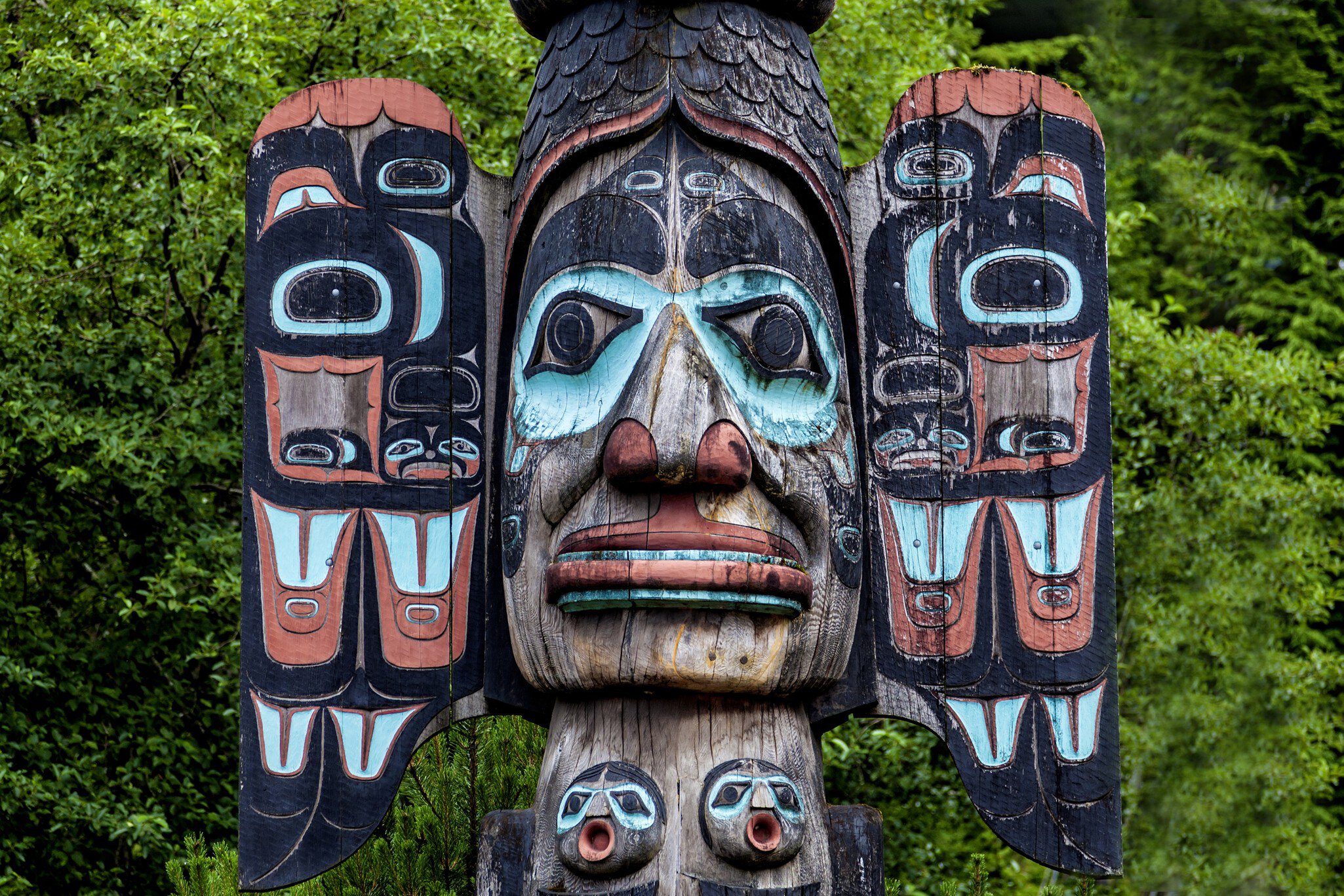Carved totem pole in Ketchikan, Alaska  License Type: media  Download Time: 2022-03-27T23:53:06.000Z  User:   Is Editorial: No  purchase_order:   
