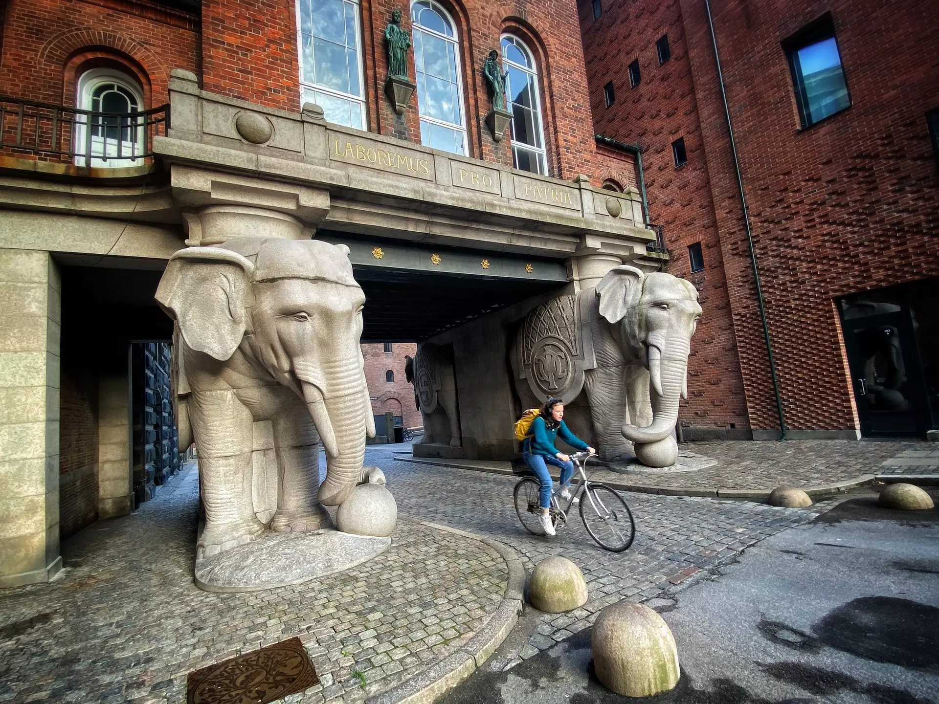 Copenhagen, Denmark, August 16th 2023 Photo Of Elephant Gate And Tower Carlsberg, most famous landmark of the Carlsberg district in Copenhagen..the original brewery site of the Carlsberg Brewery, License Type: media, Download Time: 2025-12-10T16:35:55.000Z, User: sevelynd12, Editorial: true, purchase_order: 56500 - T&R or Kids, job: Global Publishing WIP, client: Dream Trips of Europe, other: Sharon / Dortenzio