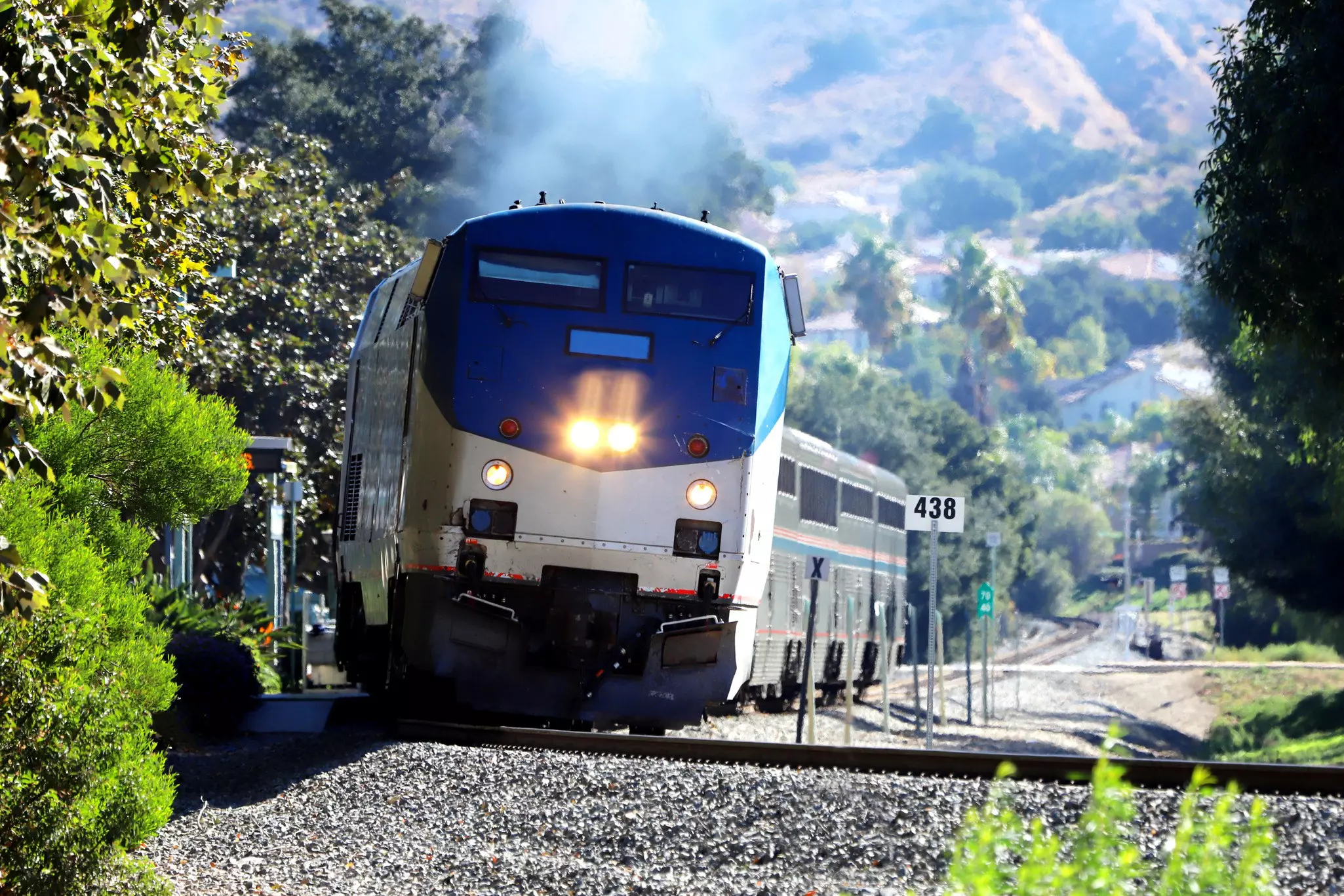 The Coast Starlight is one of three iconic Amtrak trains that cross Washington © Laser1987 / Getty Images