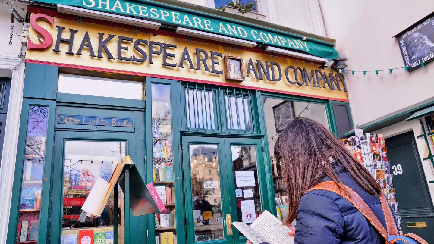 Reading in Shakespeare & Co