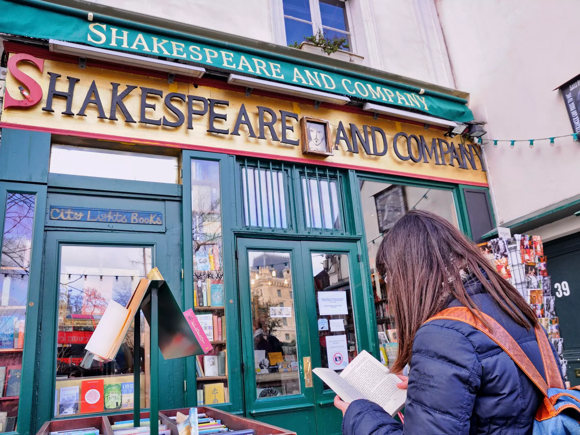Reading in Shakespeare & Co